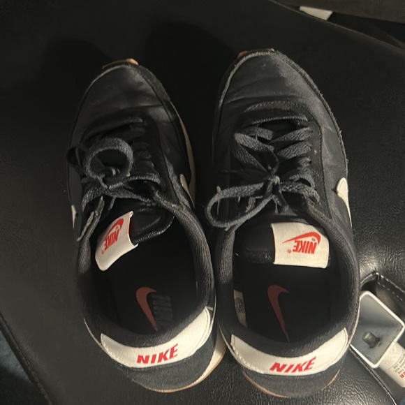 Nike Nike DBreak Daybreak
Women's Sz 7 Black White - Picture 3 of 4